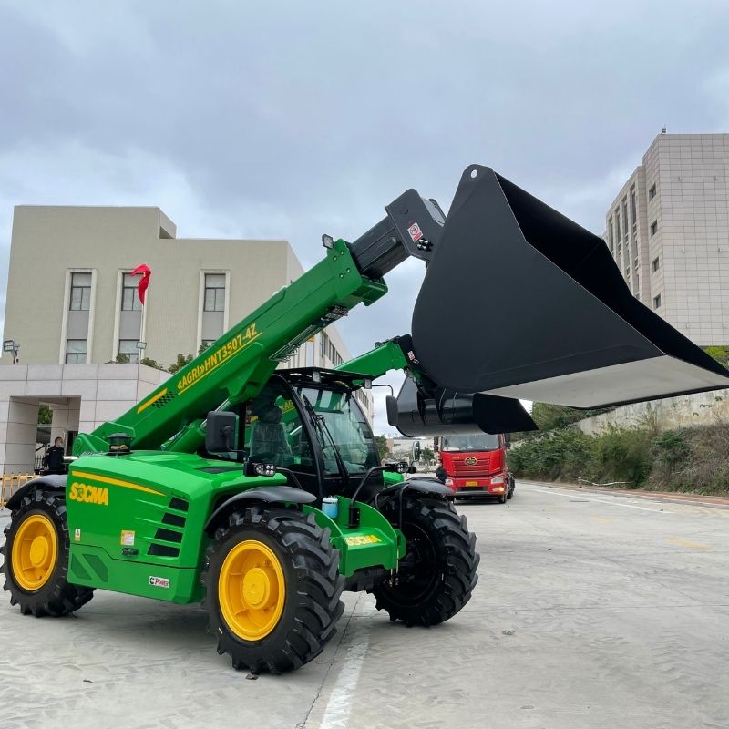 Телескопический погрузчик SOCMA HNT3507 грузоподъемностью 3,5 тонны и вылетом 7 метров для строительства и сельского хозяйства